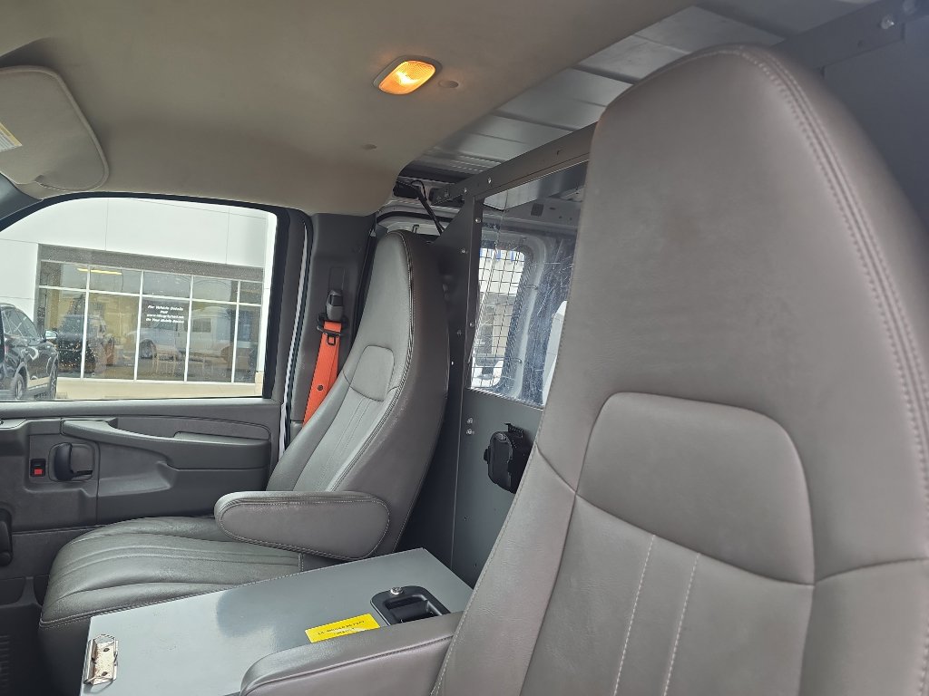 Used 2013 Chevrolet Express 2500 image 18