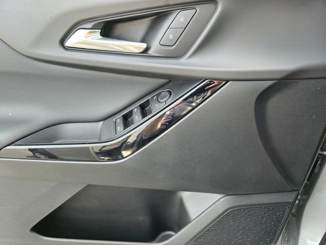 Used 2025 Chevrolet Equinox LT w/ Safety and Technology Package image 32