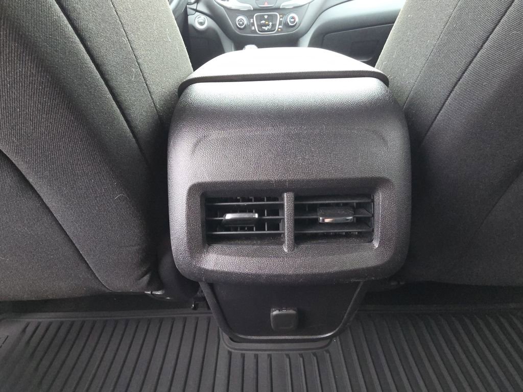 Used 2018 Chevrolet Equinox LT image 30