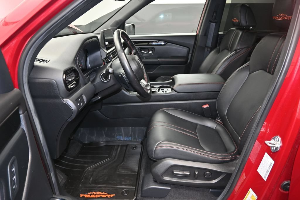 Certified 2025 Honda Pilot TrailSport image 14