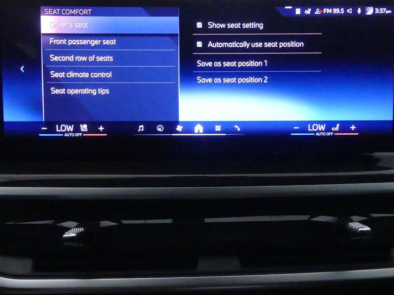 Used 2024 BMW X7 xDrive40i w/ Climate Comfort Package AWD/4WD image 16