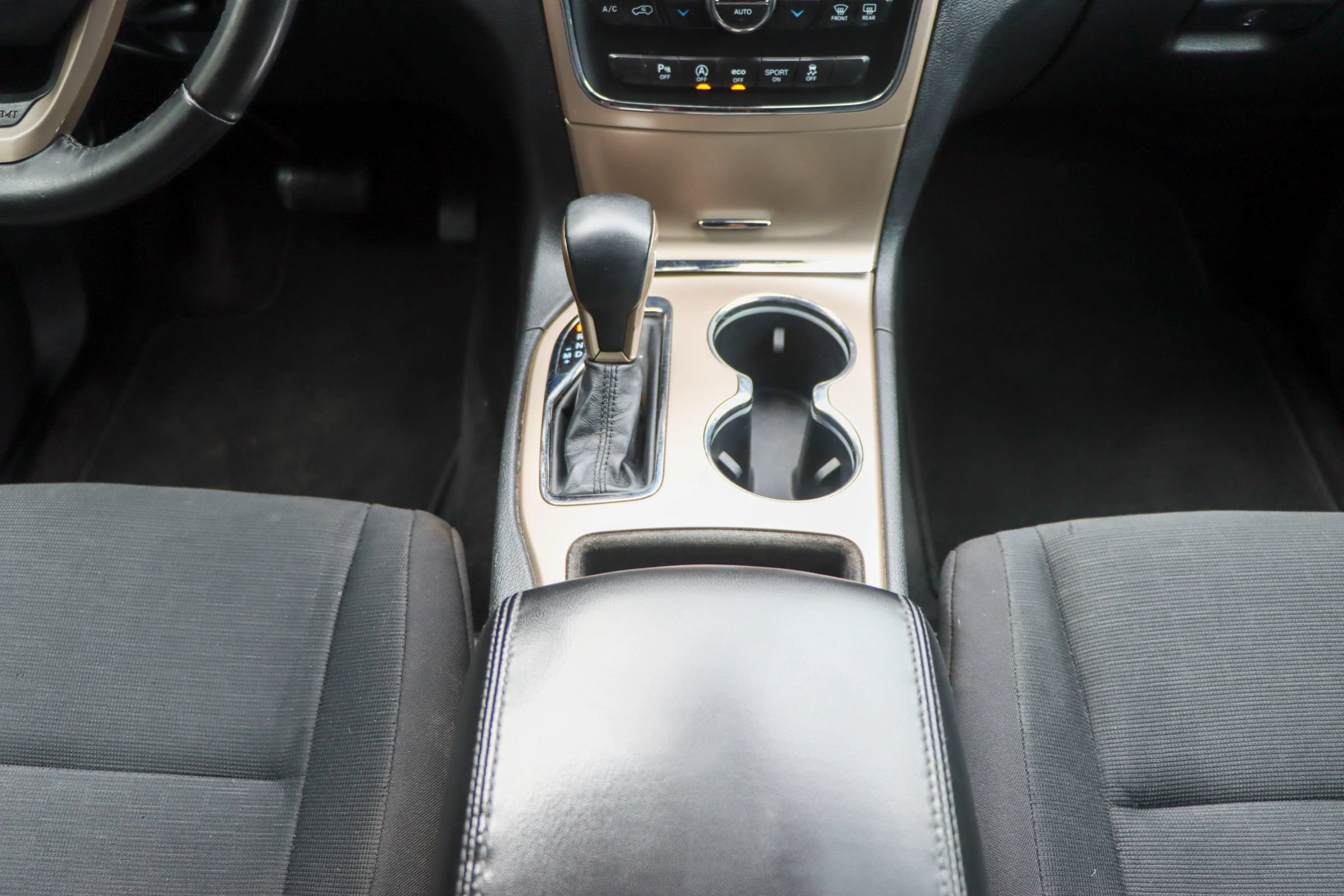 Used 2017 Jeep Grand Cherokee Laredo RWD image 25