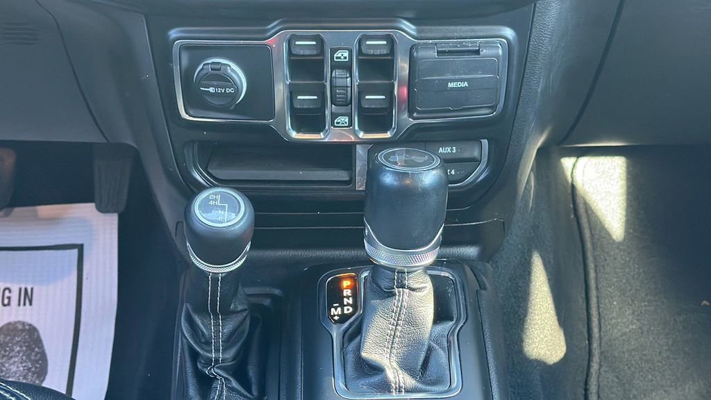 Used 2022 Jeep Wrangler Unlimited Sahara AWD/4WD image 25