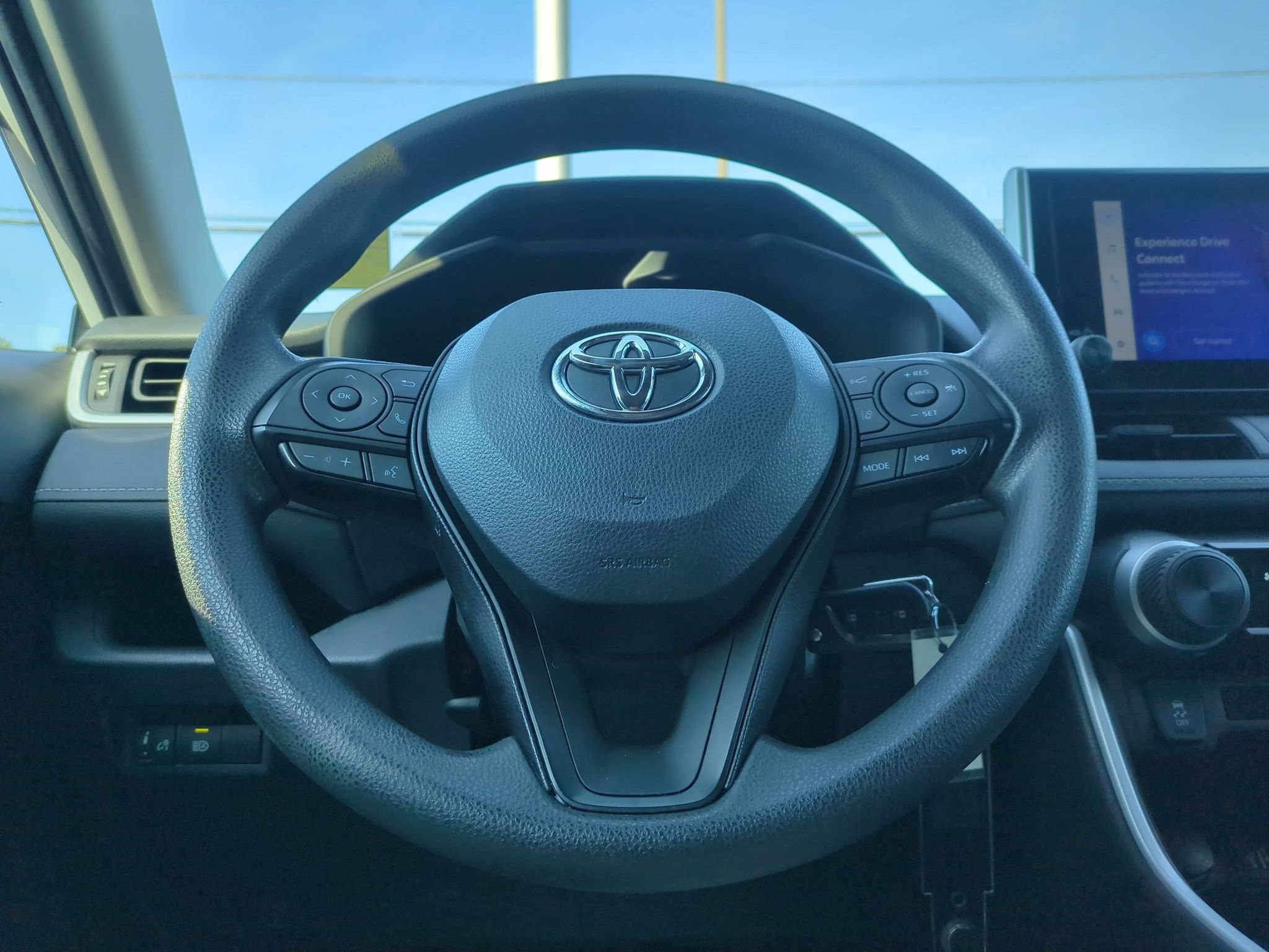 Used 2024 Toyota RAV4 LE FWD image 15