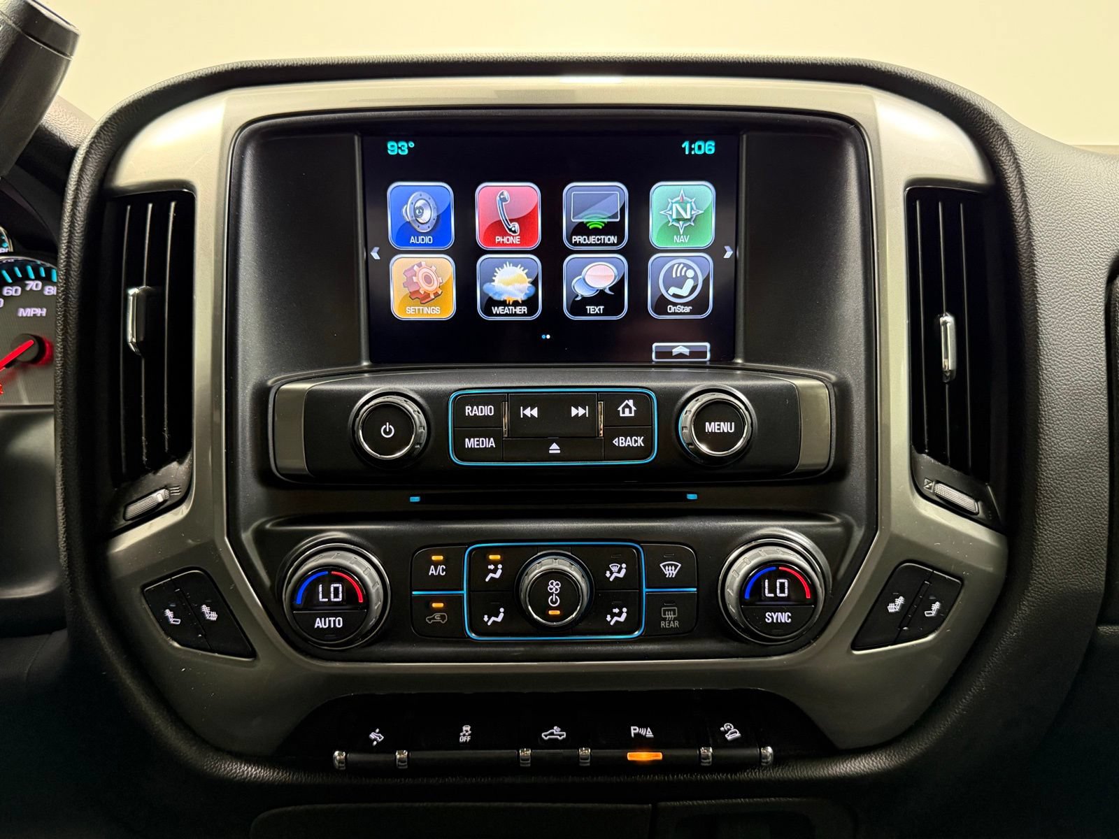 Used 2018 Chevrolet Silverado 1500 LT w/ All Star Edition AWD/4WD image 22