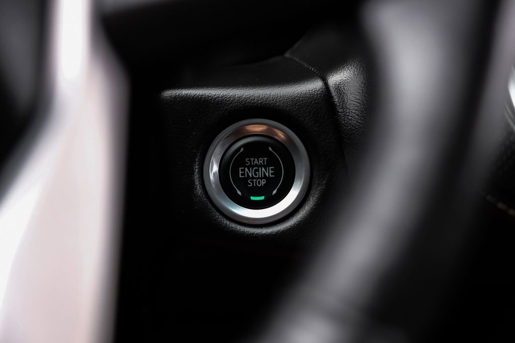 Used 2021 GMC Yukon XL SLT w/ SLT Premium Package image 18