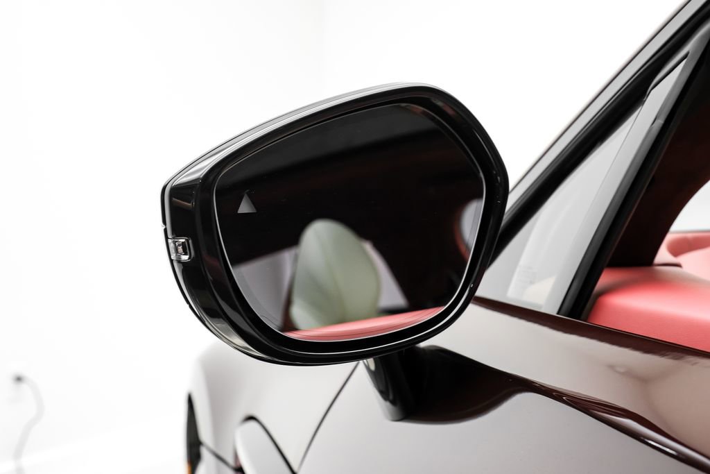 Used 2022 Aston Martin DBX AWD/4WD image 45