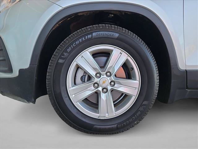 Used 2020 Chevrolet Trax LT w/ LT Convenience Package FWD image 23