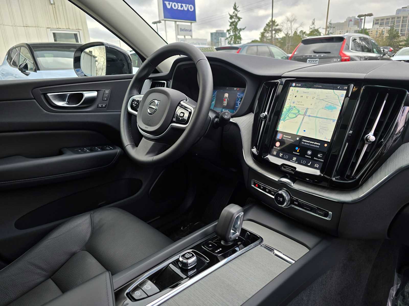 Certified 2025 Volvo XC60 B5 Plus image 12