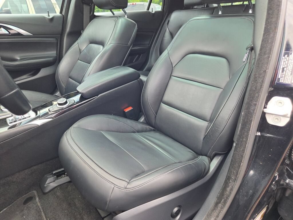 Used 2018 INFINITI QX30 Premium w/ Navigation Package AWD/4WD image 28
