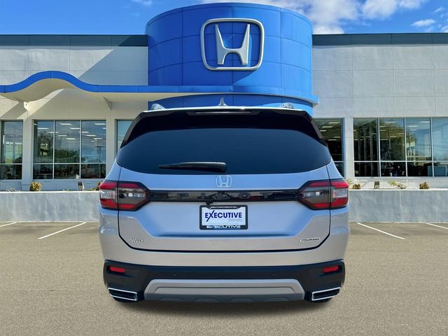 Used 2023 Honda Pilot Touring image 3