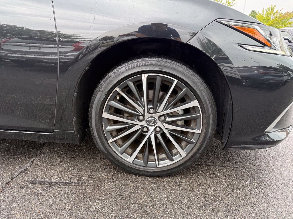 Certified 2023 Lexus ES 300h w/ Premium Package FWD image 28