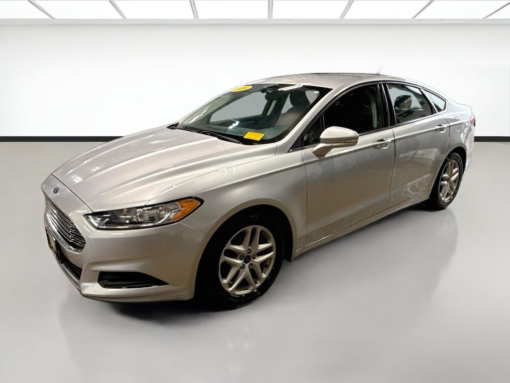 Used 2016 Ford Fusion SE FWD image 1