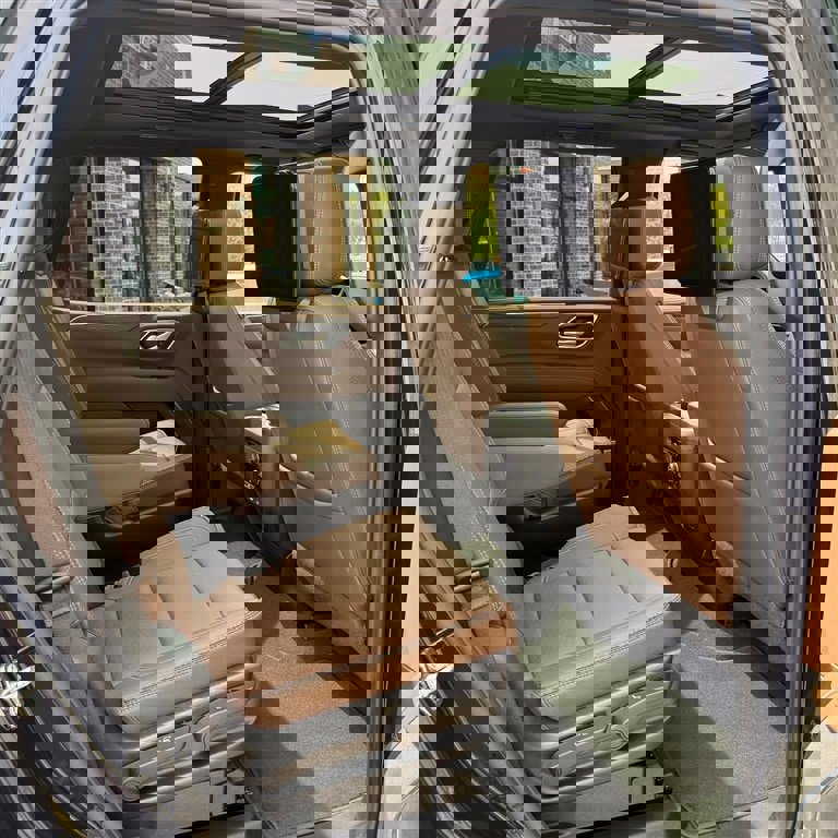 Used 2023 Chevrolet Tahoe High Country AWD/4WD image 12