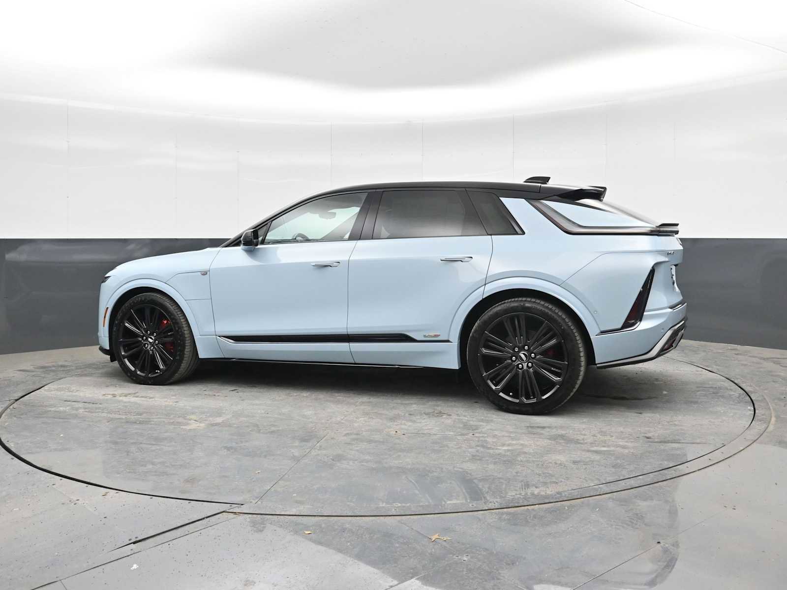 New 2026 Cadillac Lyriq V image 2