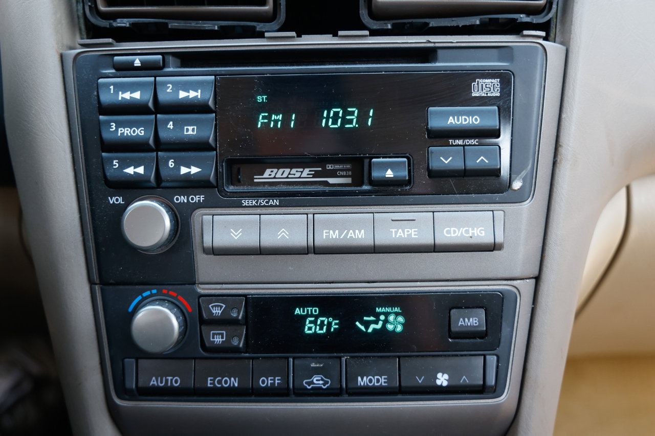 Used 2001 INFINITI I30 TOURING w/ (B03) Touring Sport Pkg image 30