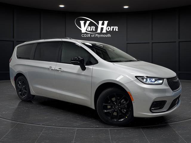 New 2026 Chrysler Pacifica Select w/ S Appearance Package
