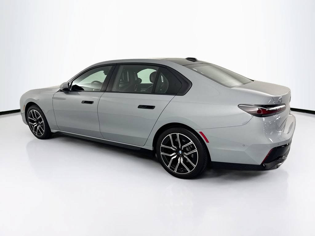 Used 2023 BMW 760i xDrive AWD/4WD image 7