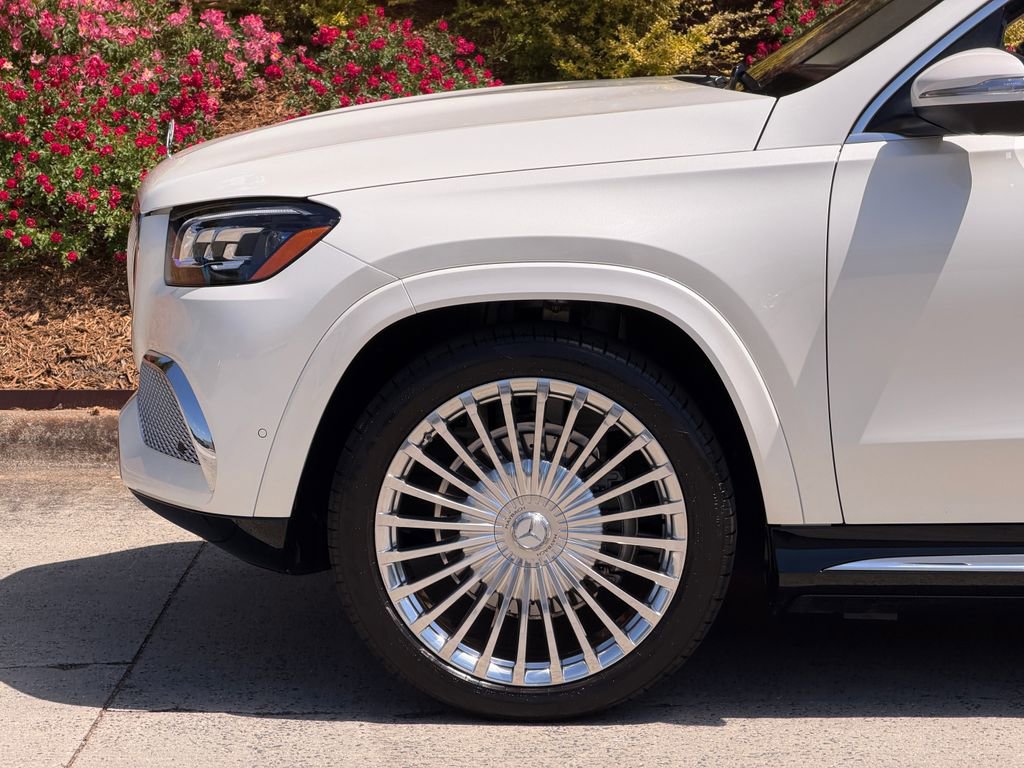 Used 2023 Mercedes-Benz Maybach GLS 600 4MATIC image 12