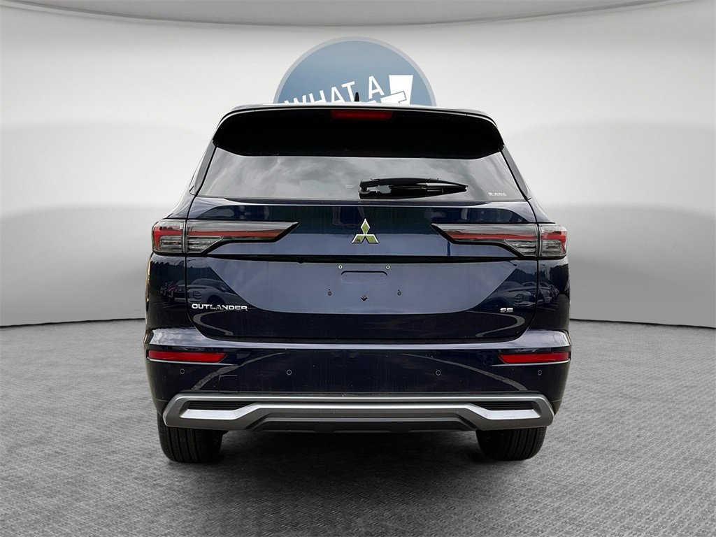 New 2025 Mitsubishi Outlander SE image 4