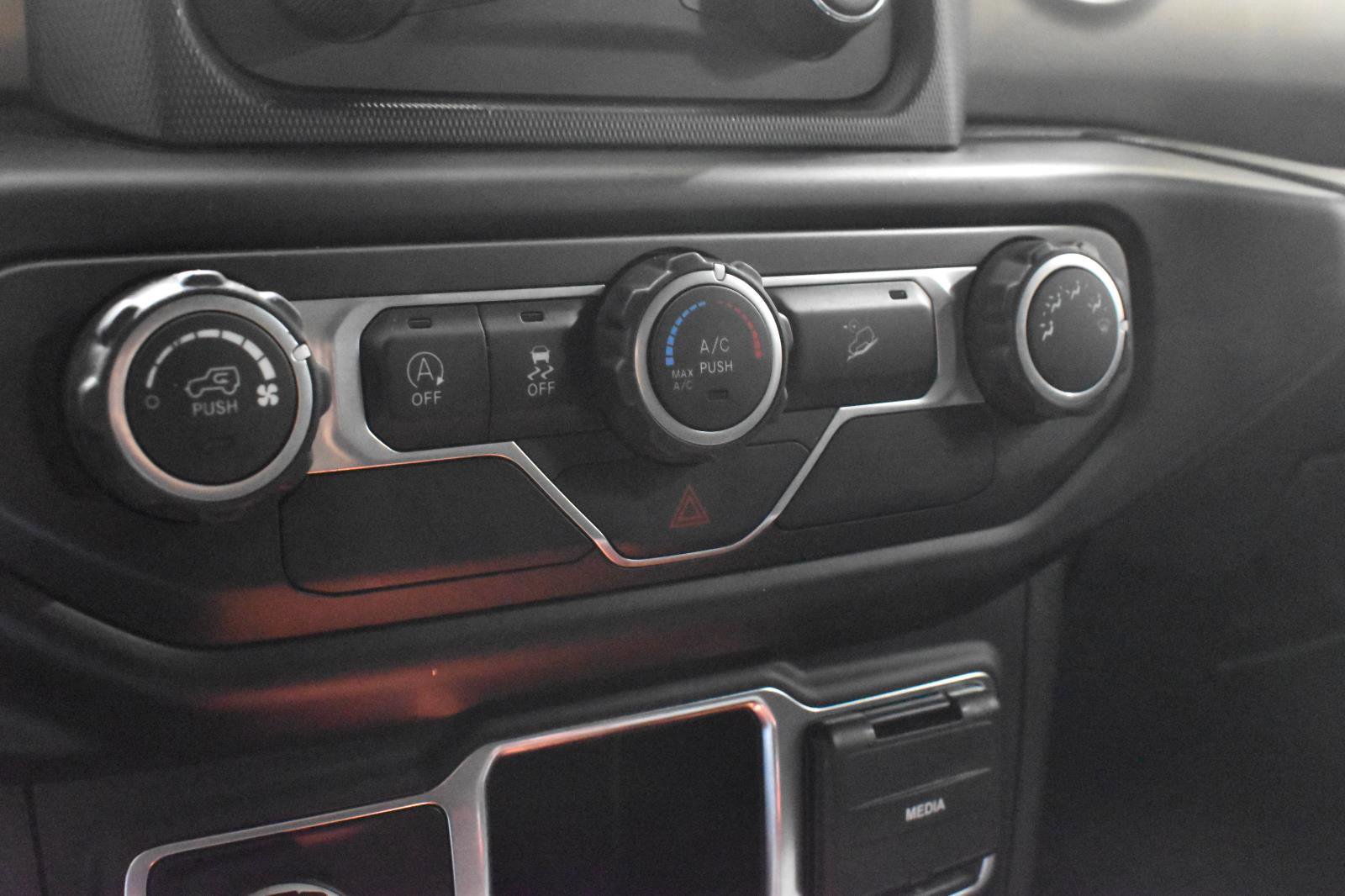 Used 2019 Jeep Wrangler Unlimited Sport AWD/4WD image 16
