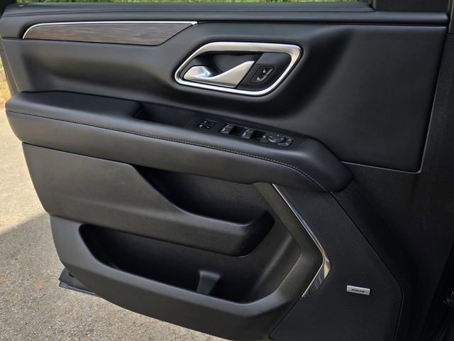 Used 2022 Chevrolet Suburban LT image 23