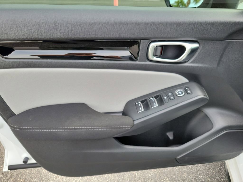 Certified 2025 Honda Civic Sport image 18
