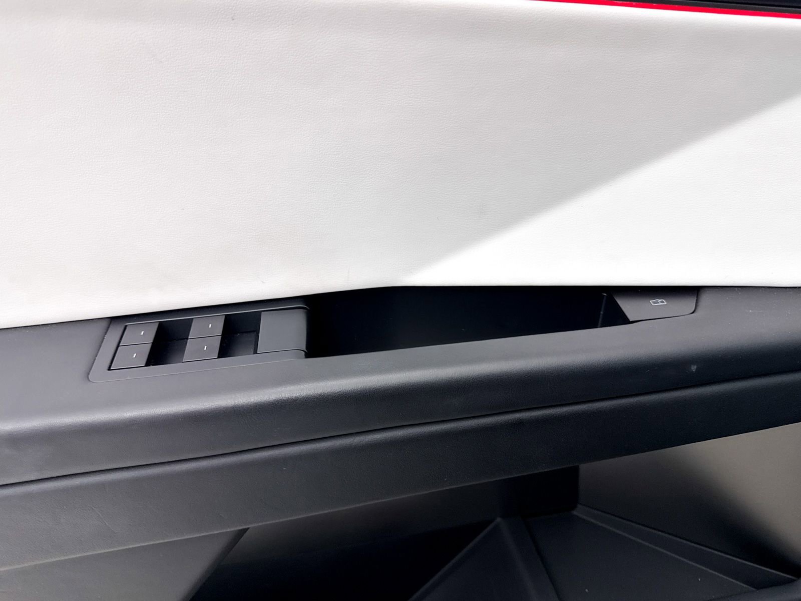 Used 2024 Tesla Cybertruck AWD Crew Cab image 30