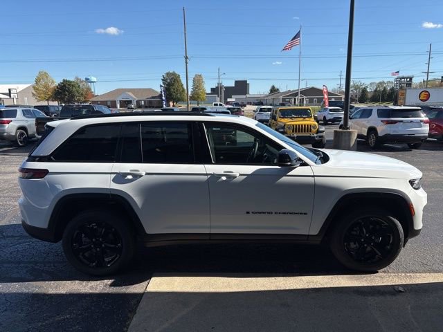 New 2025 Jeep Grand Cherokee Limited w/ Black Appearance Package image 7