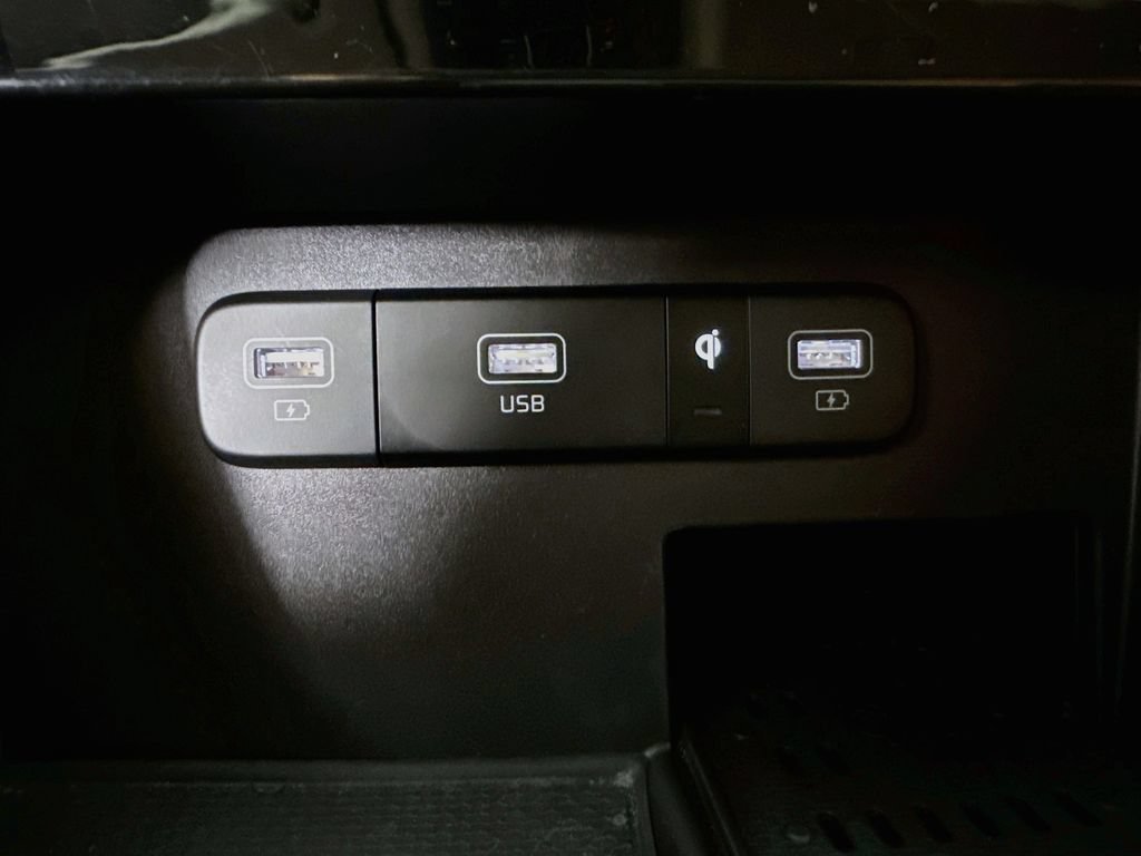 Used 2024 Kia Carnival SX Prestige FWD image 18