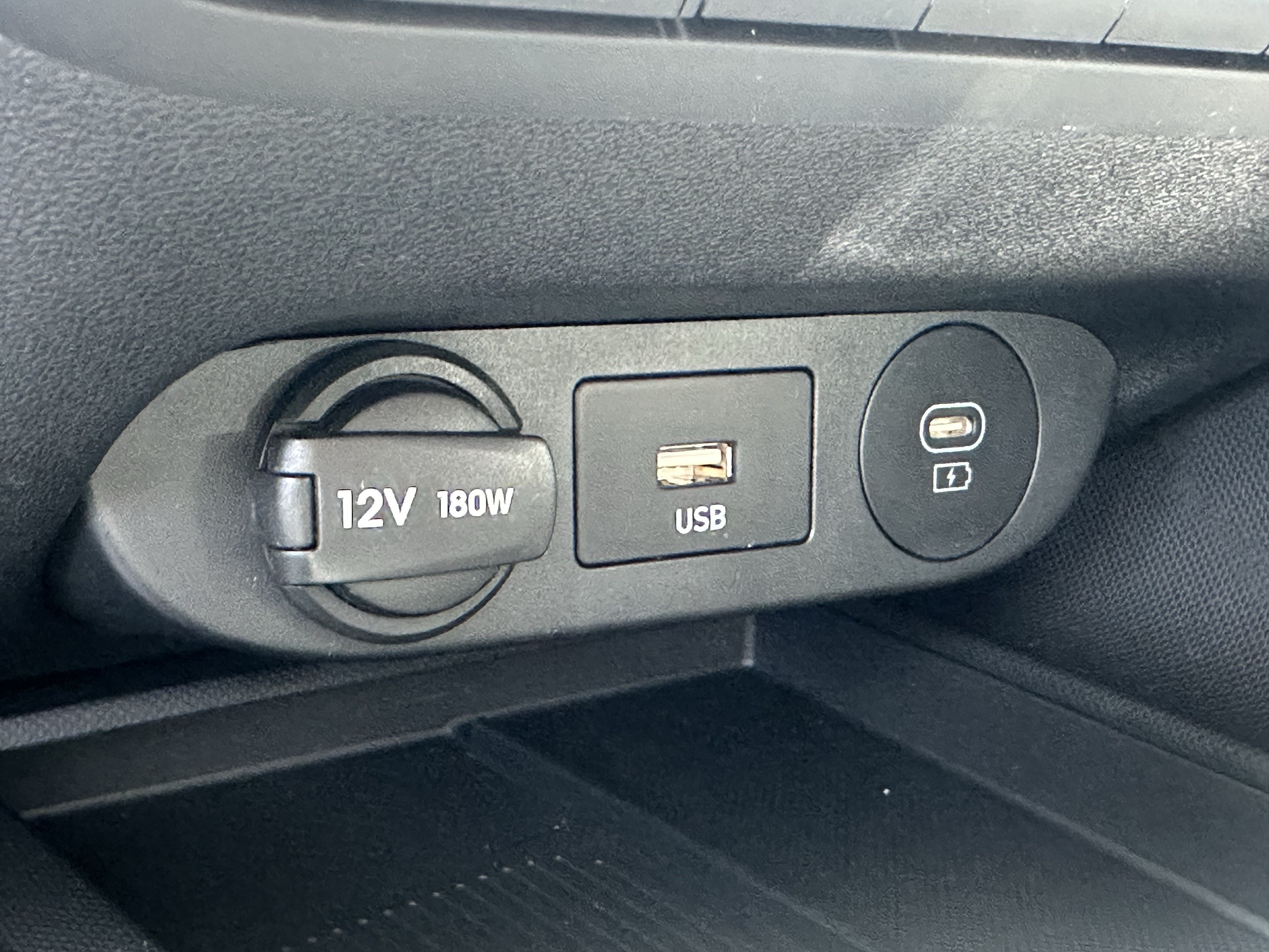 Used 2025 Hyundai Elantra Sport FWD image 29