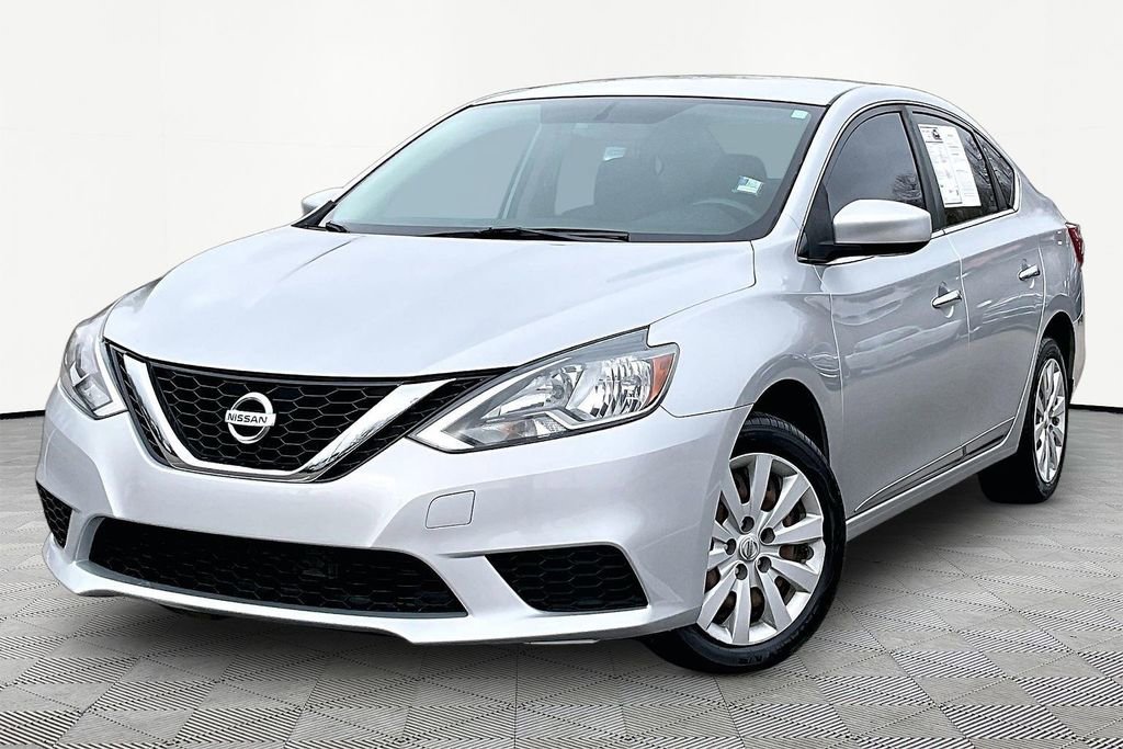 Used 2016 Nissan Sentra SV image 2