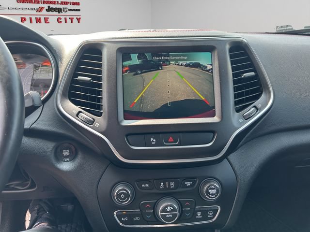 Used 2019 Jeep Cherokee Trailhawk w/ Comfort & Convenience Group AWD/4WD image 22