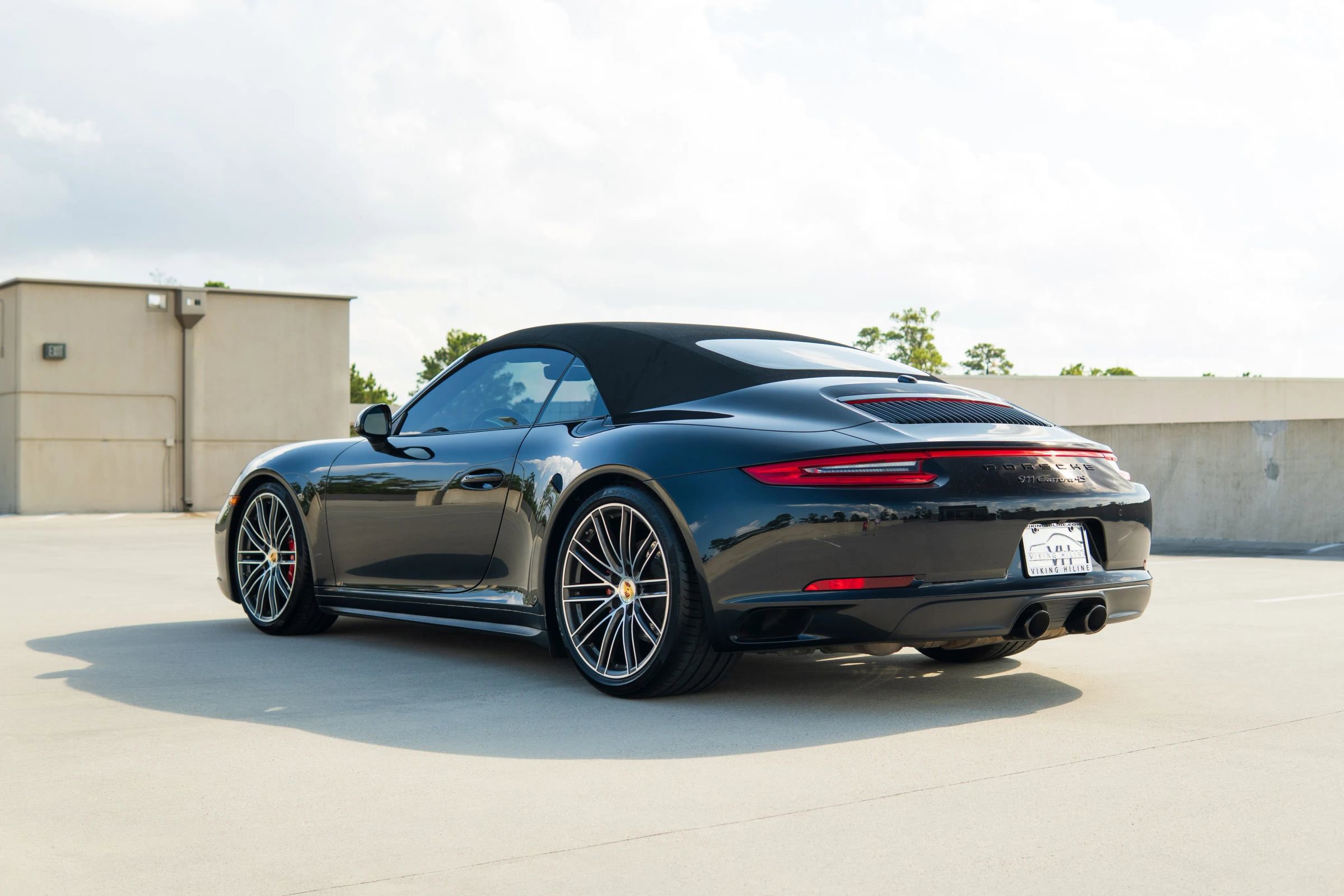 Used 2018 Porsche 911 Carrera 4S image 2