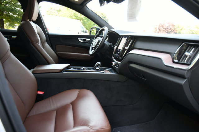 Used 2024 Volvo XC60 B5 Plus w/ Climate Package AWD/4WD image 31