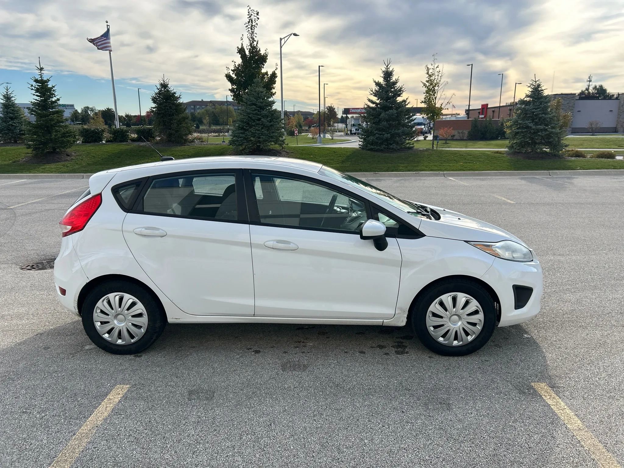 Used 2012 Ford Fiesta SE image 6