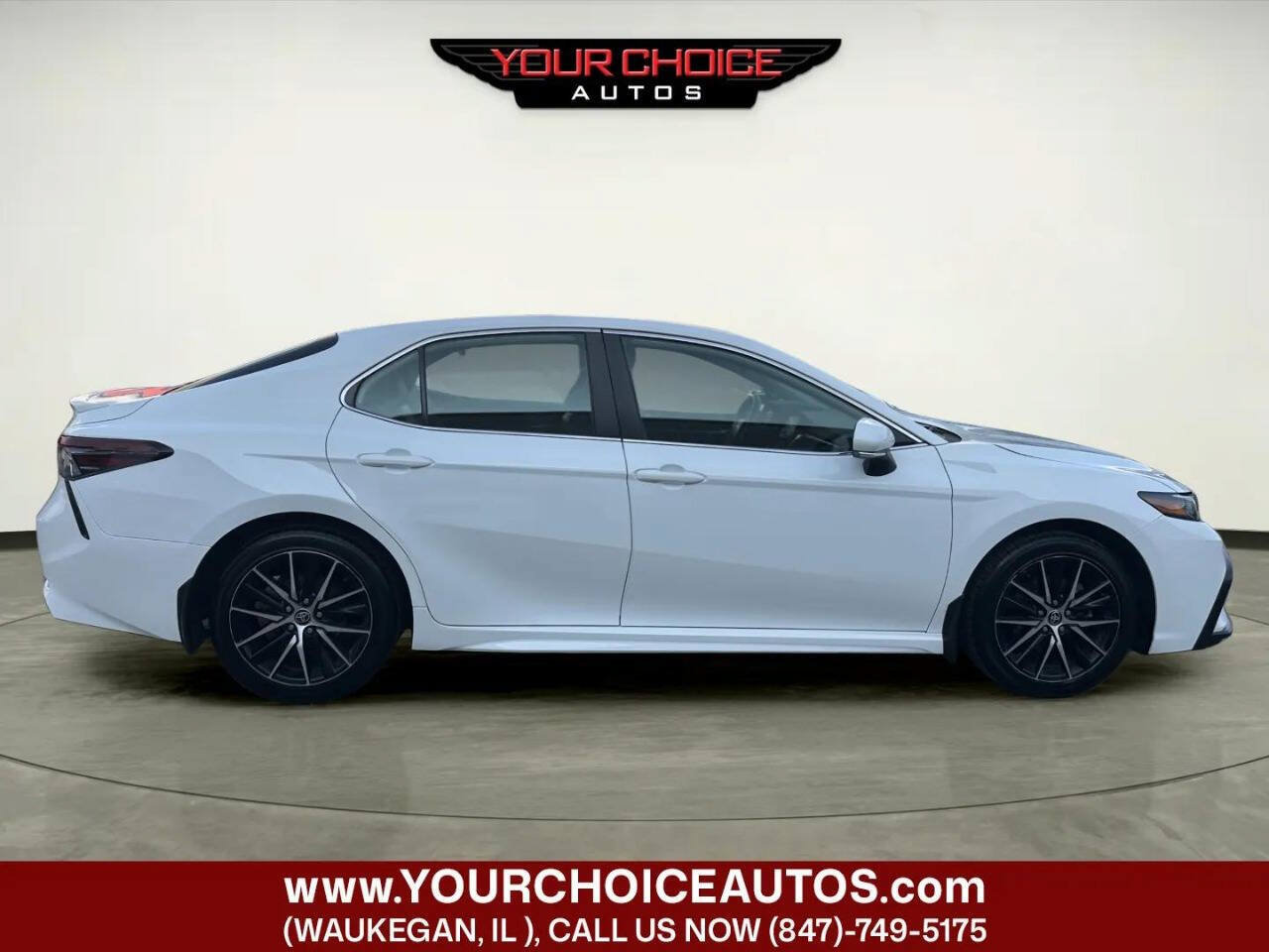 Used 2022 Toyota Camry SE FWD image 6