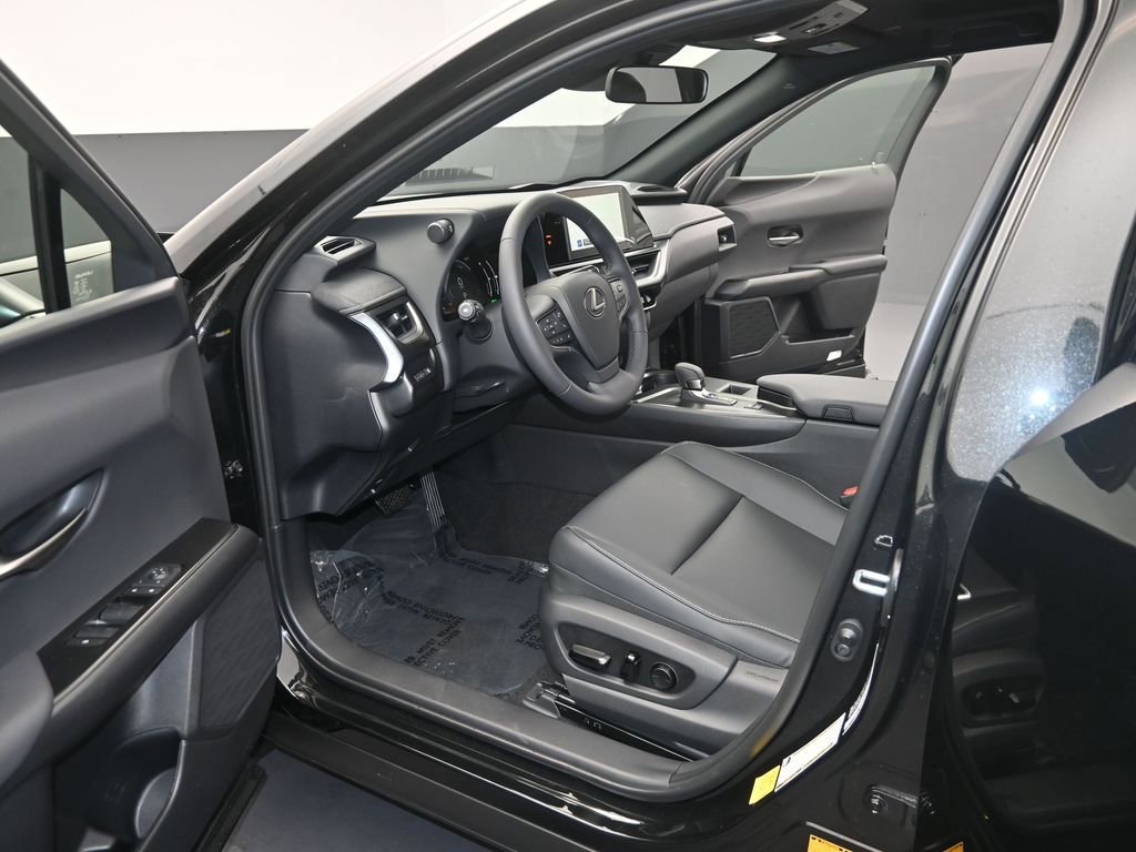 New 2026 Lexus UX 300h FWD image 13