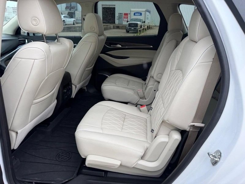 Used 2022 Buick Enclave Avenir w/ Avenir Technology Package AWD/4WD image 9