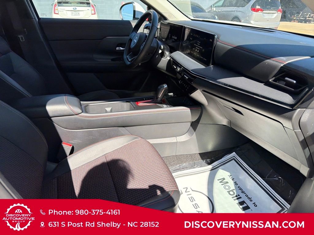 Certified 2025 Nissan Kicks SR image 37