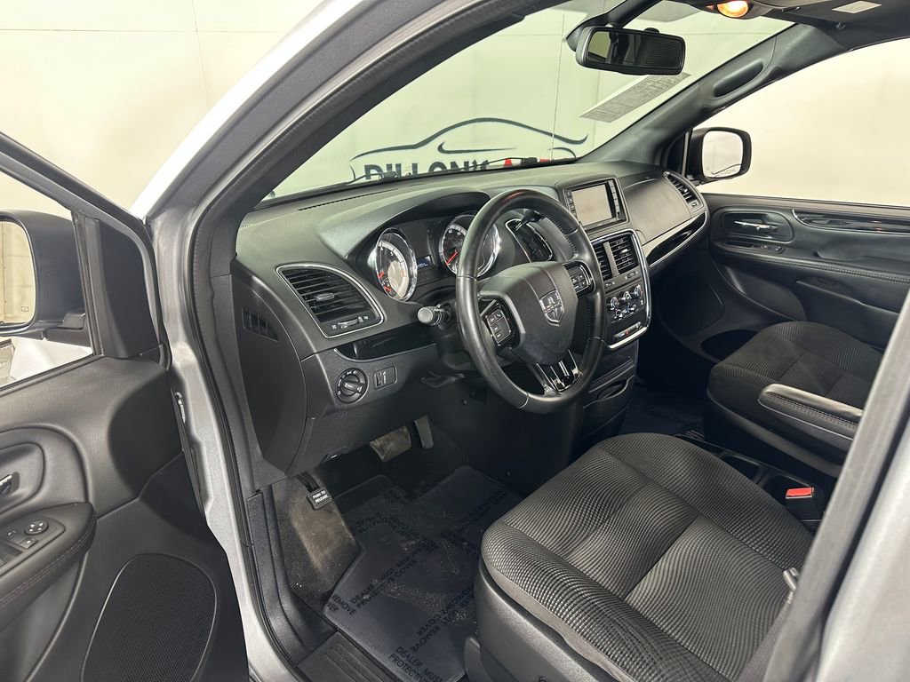 Used 2020 Dodge Grand Caravan SE image 17