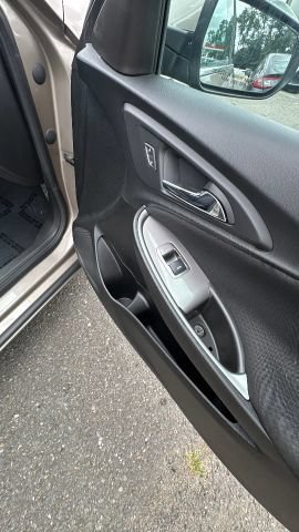 Used 2022 Chevrolet Malibu LT FWD image 23