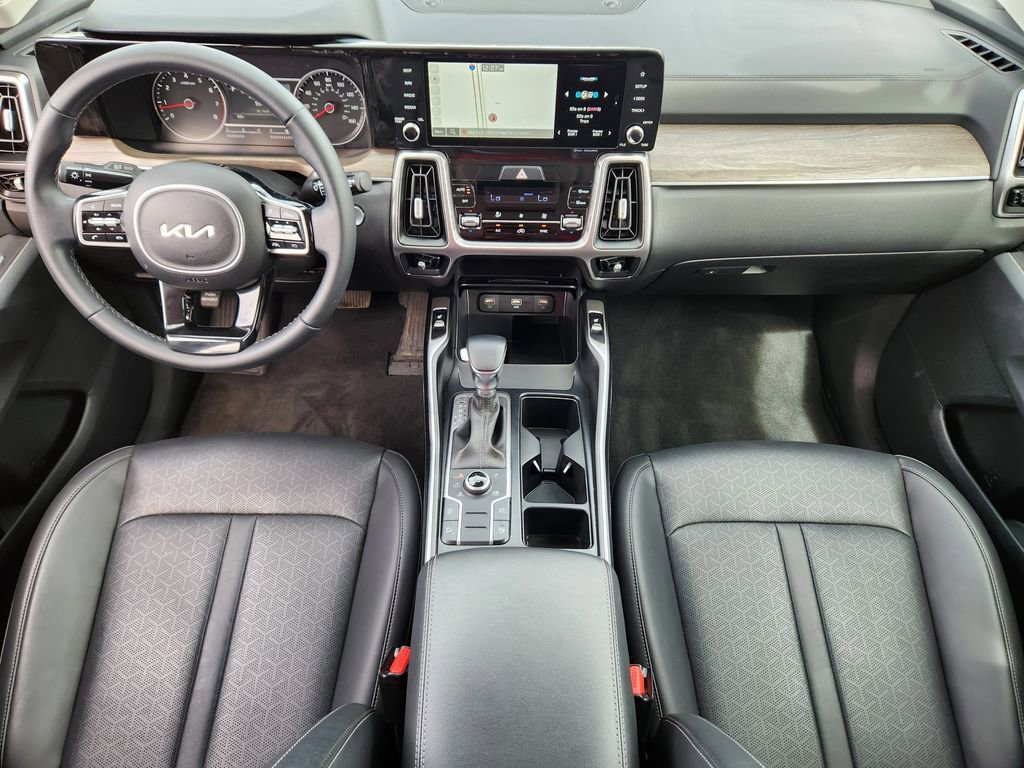 Certified 2022 Kia Sorento S w/ Panoramic Sunroof Package image 11