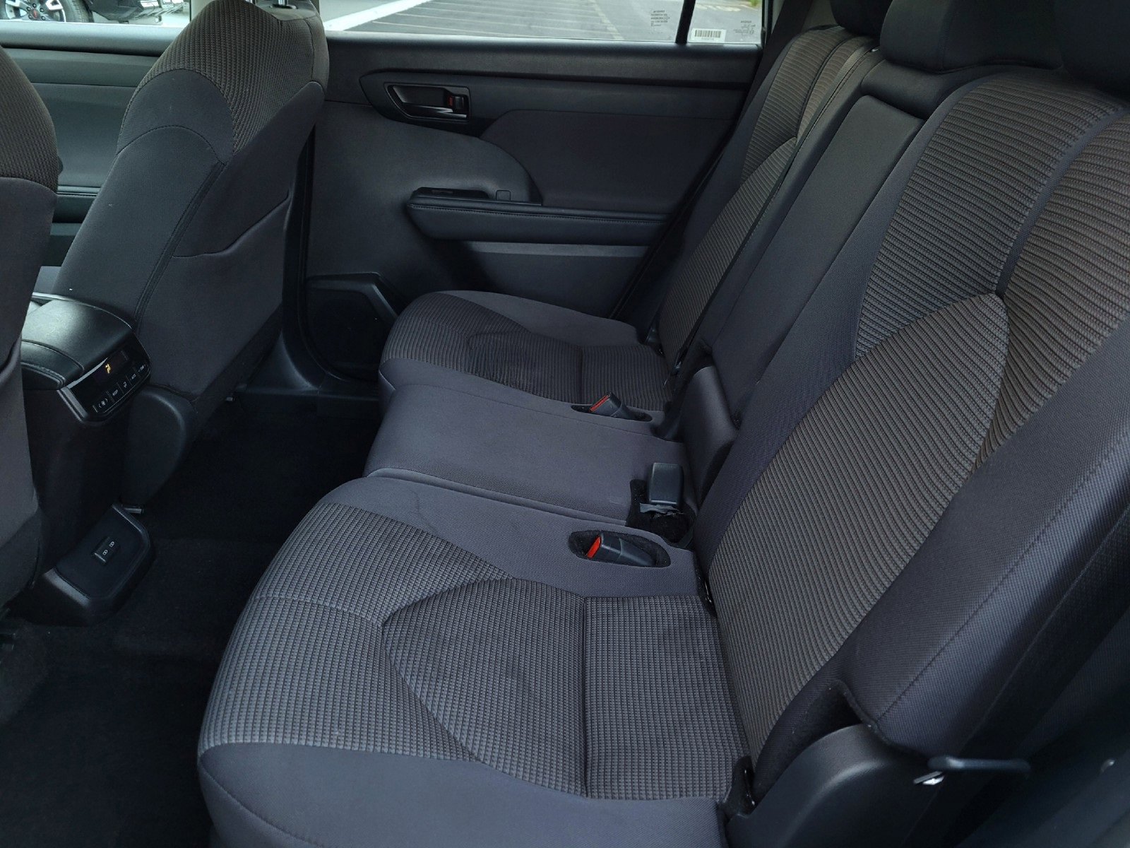 Certified 2024 Toyota Highlander LE image 11