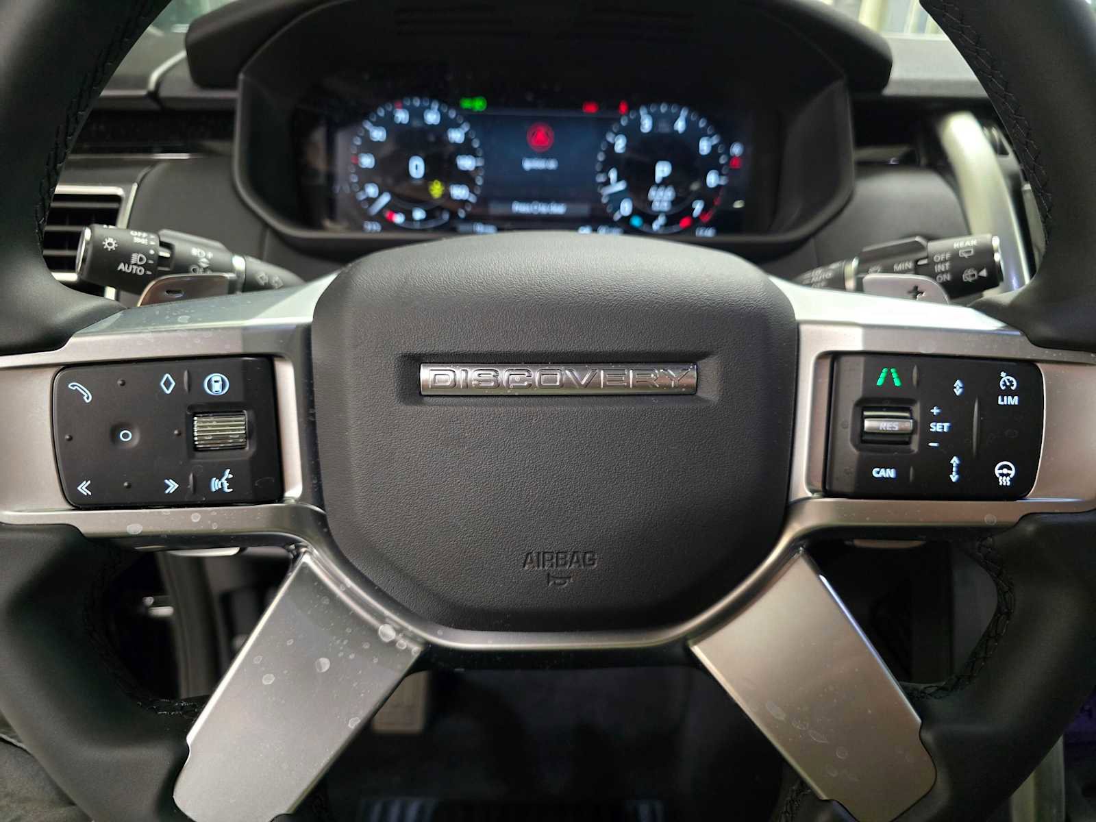 New 2026 Land Rover Discovery S image 25