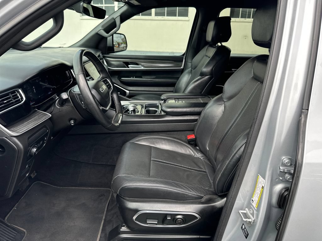 Used 2022 Jeep Wagoneer Series II AWD/4WD image 12