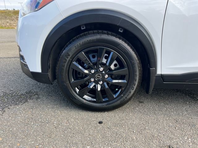Used 2018 Nissan Kicks S w/ Exterior Package image 30