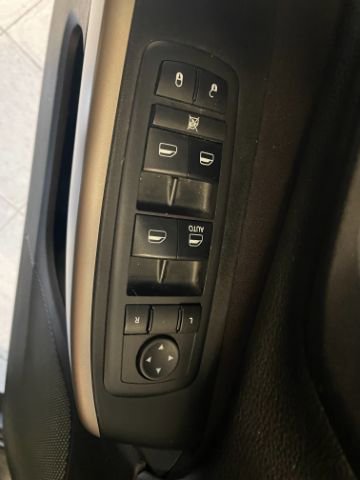 Used 2018 Jeep Cherokee Latitude w/ Altitude Package image 13