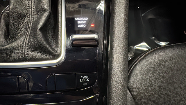 Certified 2025 Jeep Compass Limited AWD/4WD image 29