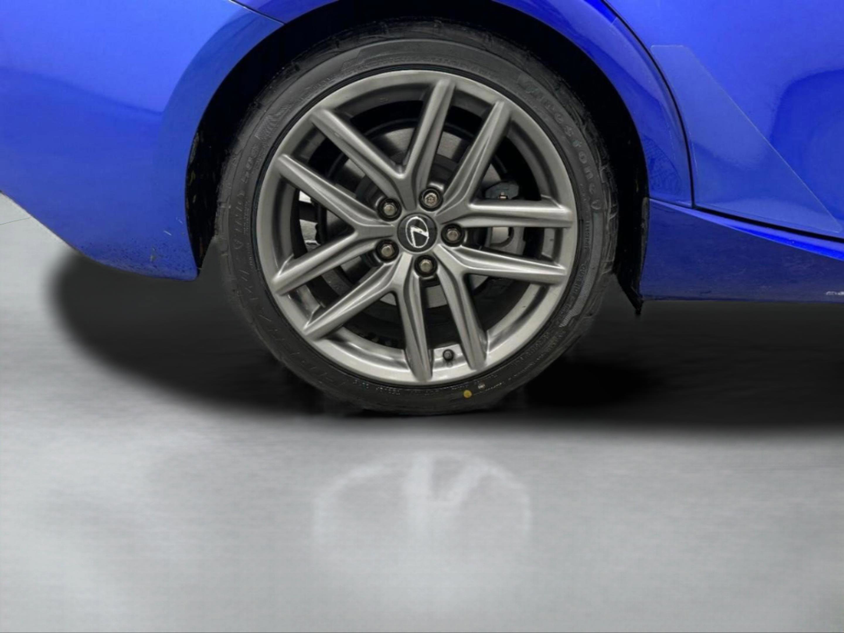 Used 2020 Lexus IS 300 F Sport w/ Blackline Edition image 8